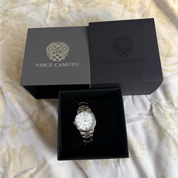 Ayla Women Watch Vince Camuto - Picture 3 of 7